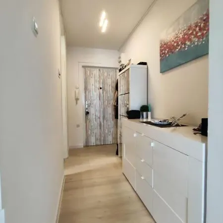 Apartment The Mural Studio Apartment In Rijeka *
