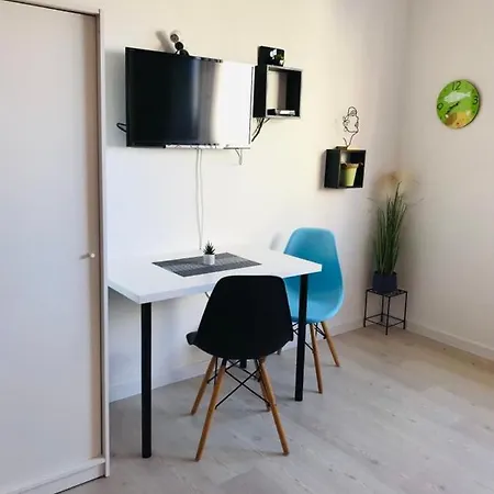 Skyline Apartment *